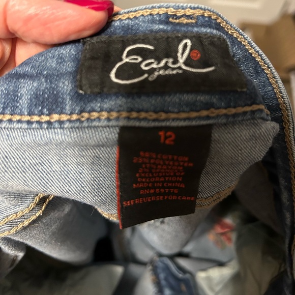 Earl Jeans Blue Floral Embroidered Cropped Jeans - Picture 3 of 3